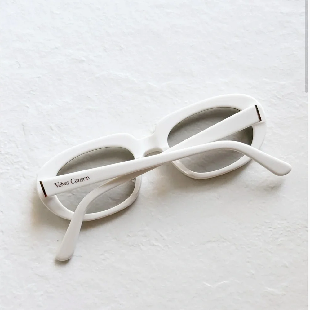 Velvet canyon glasses